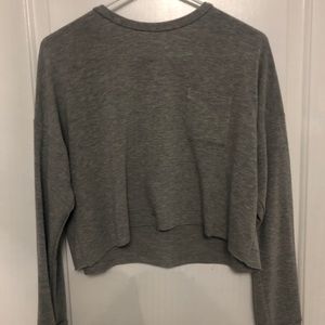 grey long sleeve t-shirt